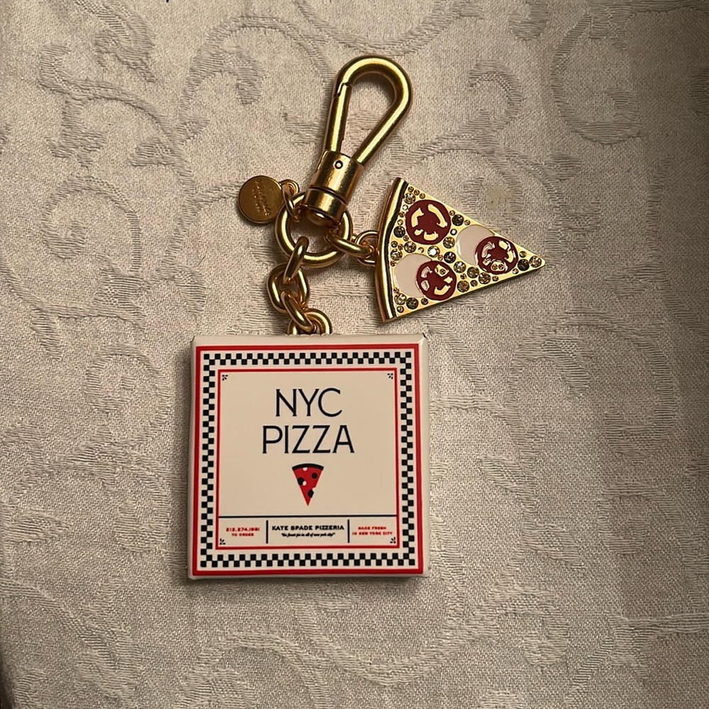Kate Spade Slice Pizza Box Key Fob - Picture 3 of 7